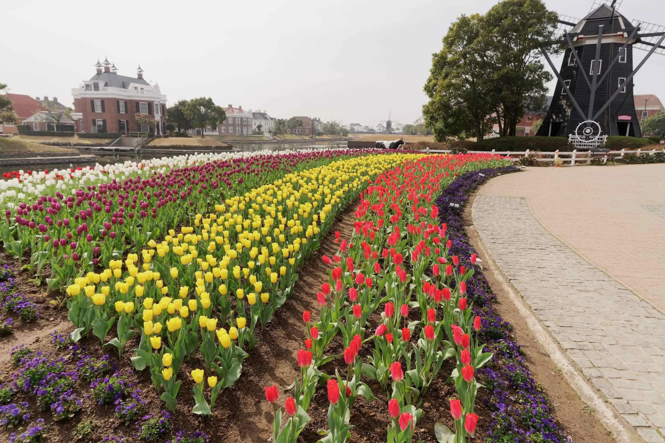 Day 7: Huis Ten Bosch (Flower Road)